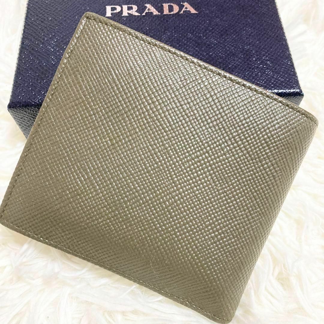 PRADA - 希少カラー 極美品 プラダ 二つ折り財布 型押し サフィアーノ