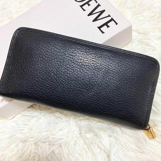 LOEWE  ロエベ　シンプルデザインにアナグラムが映える❗️ レザー長財布　黒