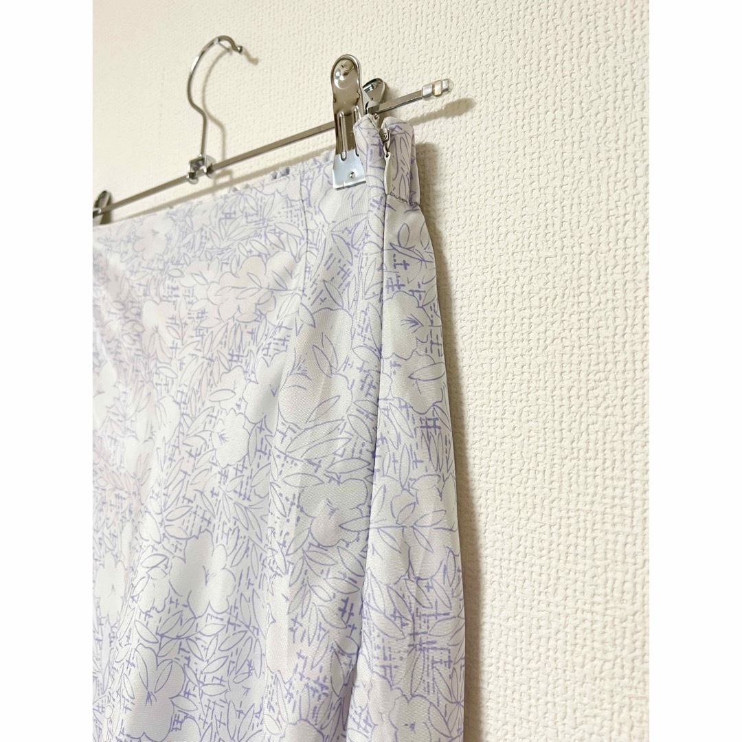サテンマーメイドスカート フリーサイズ　花柄 レディースのスカート(ロングスカート)の商品写真