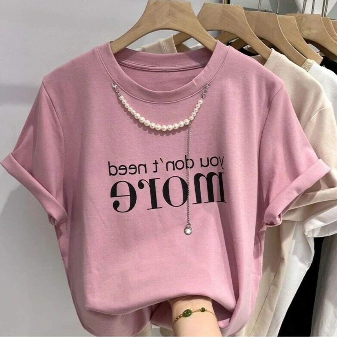 パールチェーン レタリングTシャツ 4色展開の通販 by MSKONショップ ...