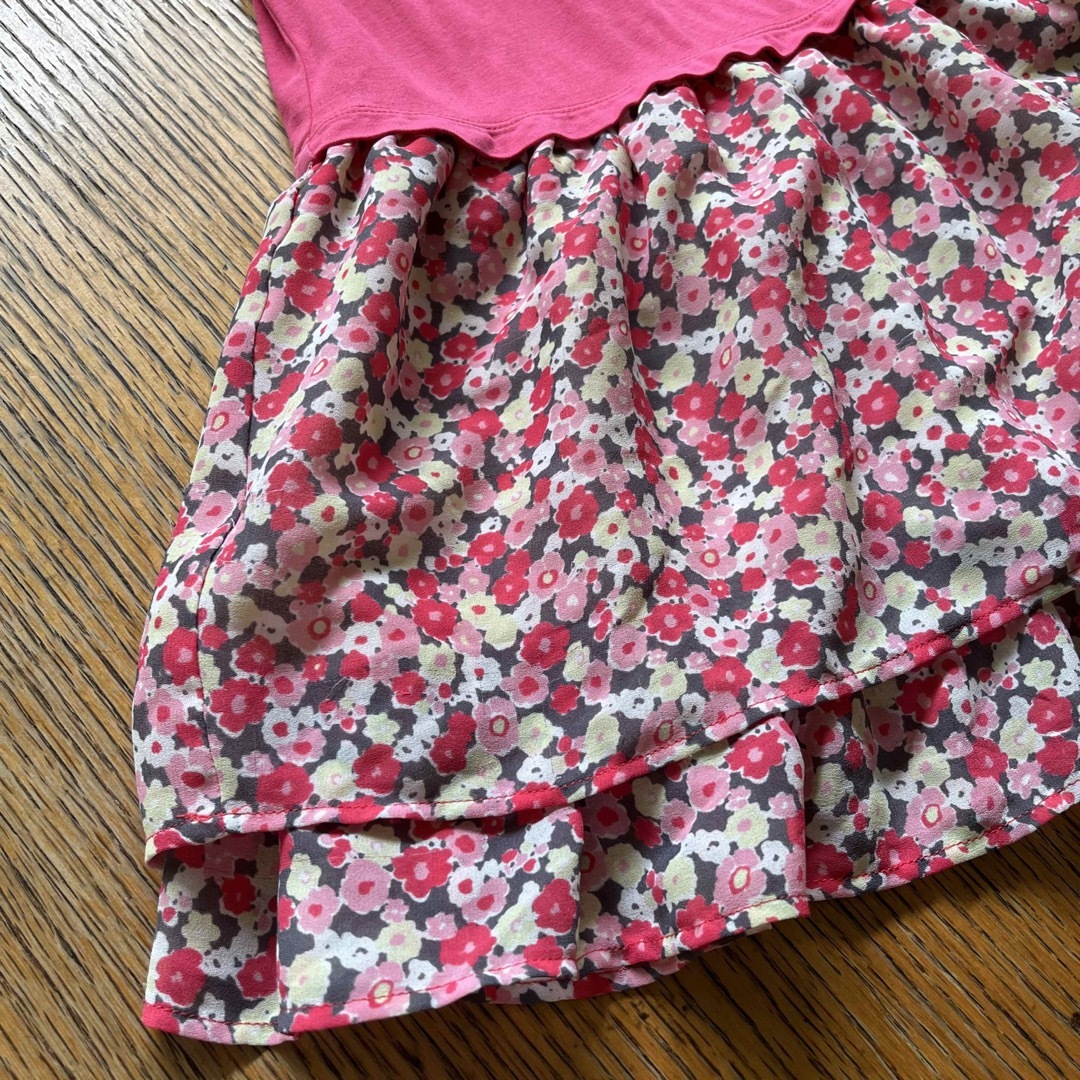 BeBe(ベベ)のBeBeワンピース　120 花柄 キッズ/ベビー/マタニティのキッズ服女の子用(90cm~)(ワンピース)の商品写真