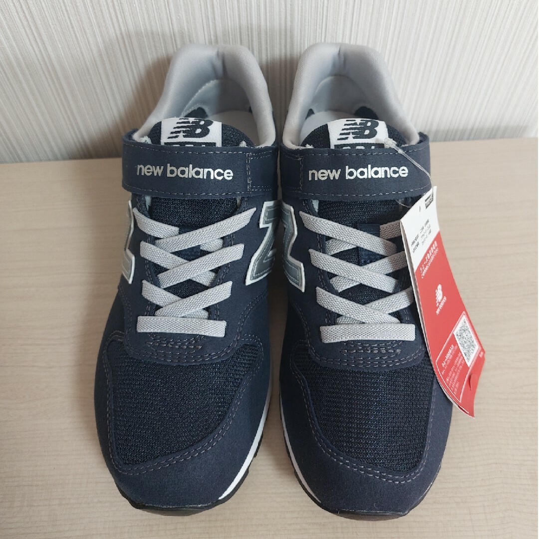 New Balance(ニューバランス)のニューバランス    996　22.5cm　新品　ネイビー キッズ/ベビー/マタニティのキッズ靴/シューズ(15cm~)(スニーカー)の商品写真