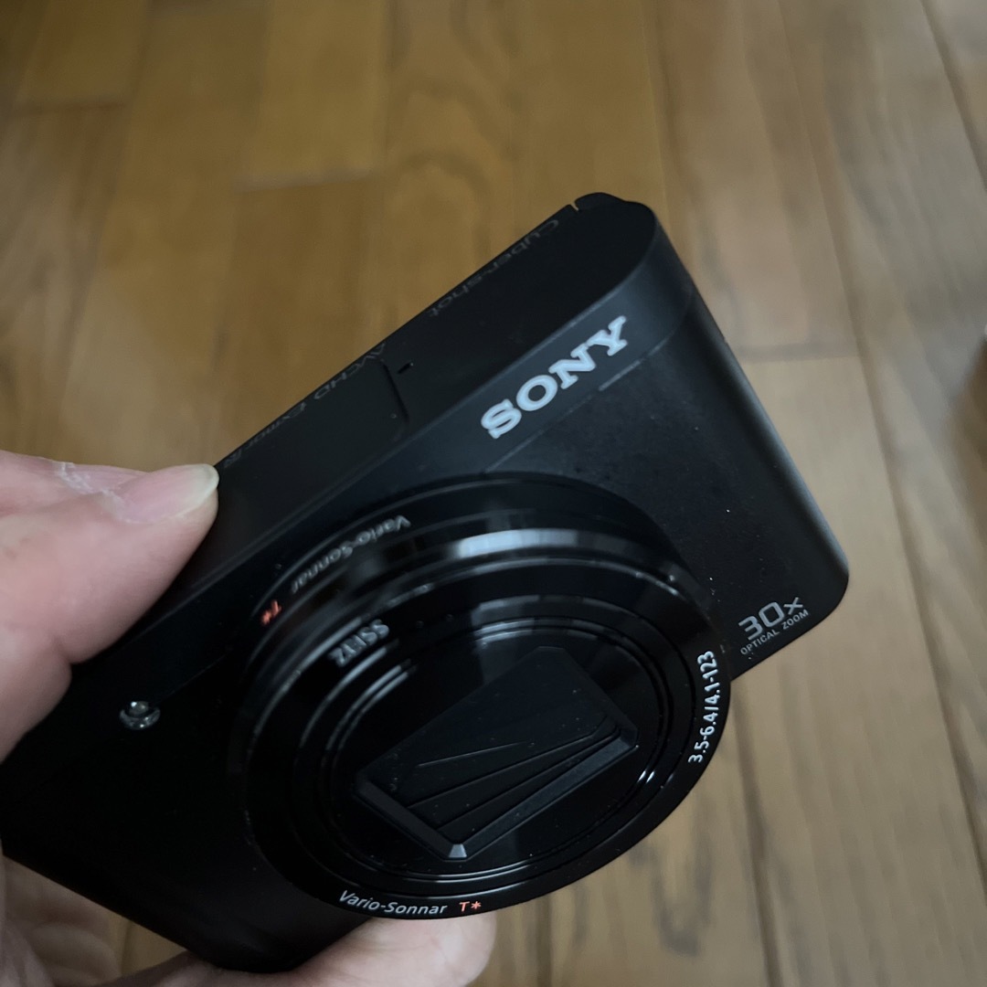 SONY(ソニー)のSONY Cyber-Shot WX DSC-WX500(B) スマホ/家電/カメラのカメラ(コンパクトデジタルカメラ)の商品写真