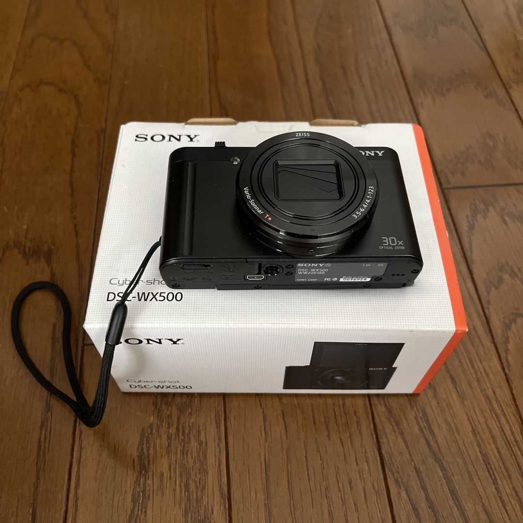 SONY(ソニー)のSONY Cyber-Shot WX DSC-WX500(B) スマホ/家電/カメラのカメラ(コンパクトデジタルカメラ)の商品写真