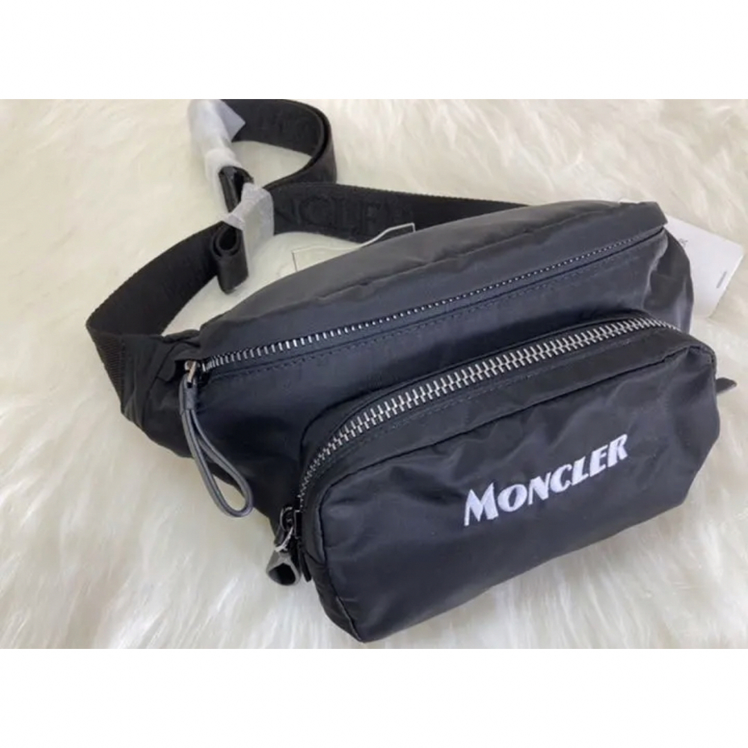 MONCLER(モンクレール)の【GAYA-T様専用】DURANCE BELT BAG  ボディバッグ メンズのバッグ(ボディーバッグ)の商品写真