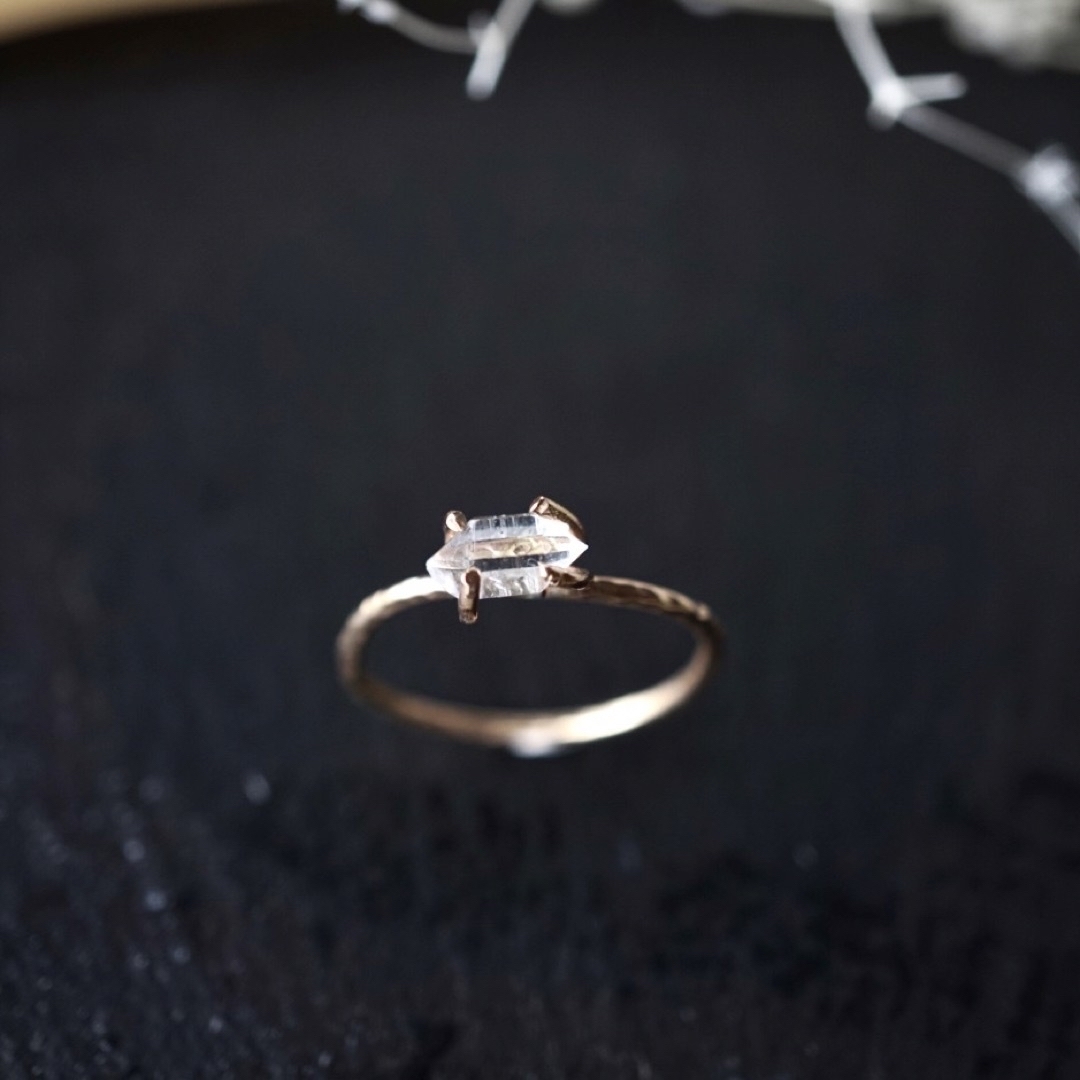 ダブルフープピアスゴールドと14号ハーキマーダイヤモンドのリング ハンドメイドのアクセサリー(リング)の商品写真