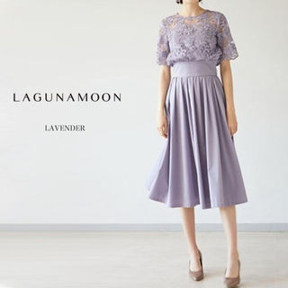 ラグナムーン(LagunaMoon)のラグナムーン LADYオーバーレースギャザードレス ワンピース 刺繍 ラベンダー(ミディアムドレス)