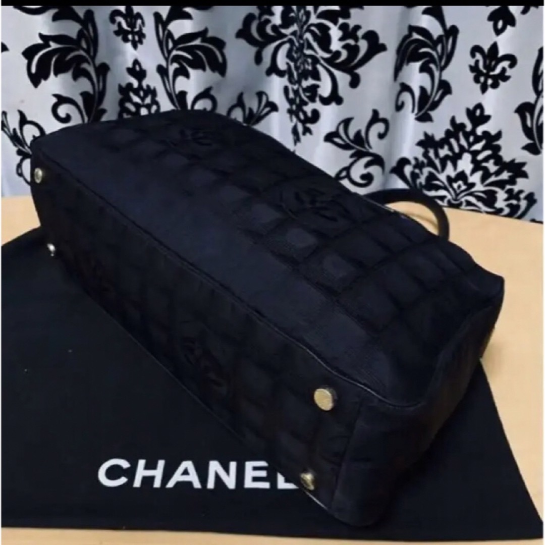 CHANEL(シャネル)のCHANEL シャネル　ショルダーバッグ レディースのバッグ(ショルダーバッグ)の商品写真