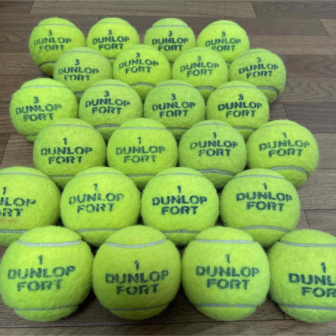 DUNLOP(ダンロップ)のダンロップテニスボール　24個　1.3番 スポーツ/アウトドアのテニス(ボール)の商品写真