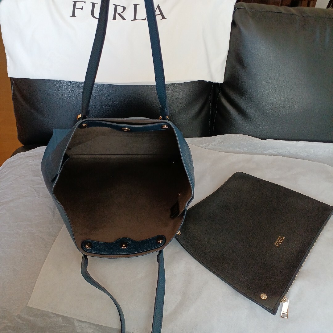 Furla(フルラ)のフルラ　FURLA★本革レザートートバッグ★通勤バッグ★メンズ★レディース レディースのバッグ(トートバッグ)の商品写真