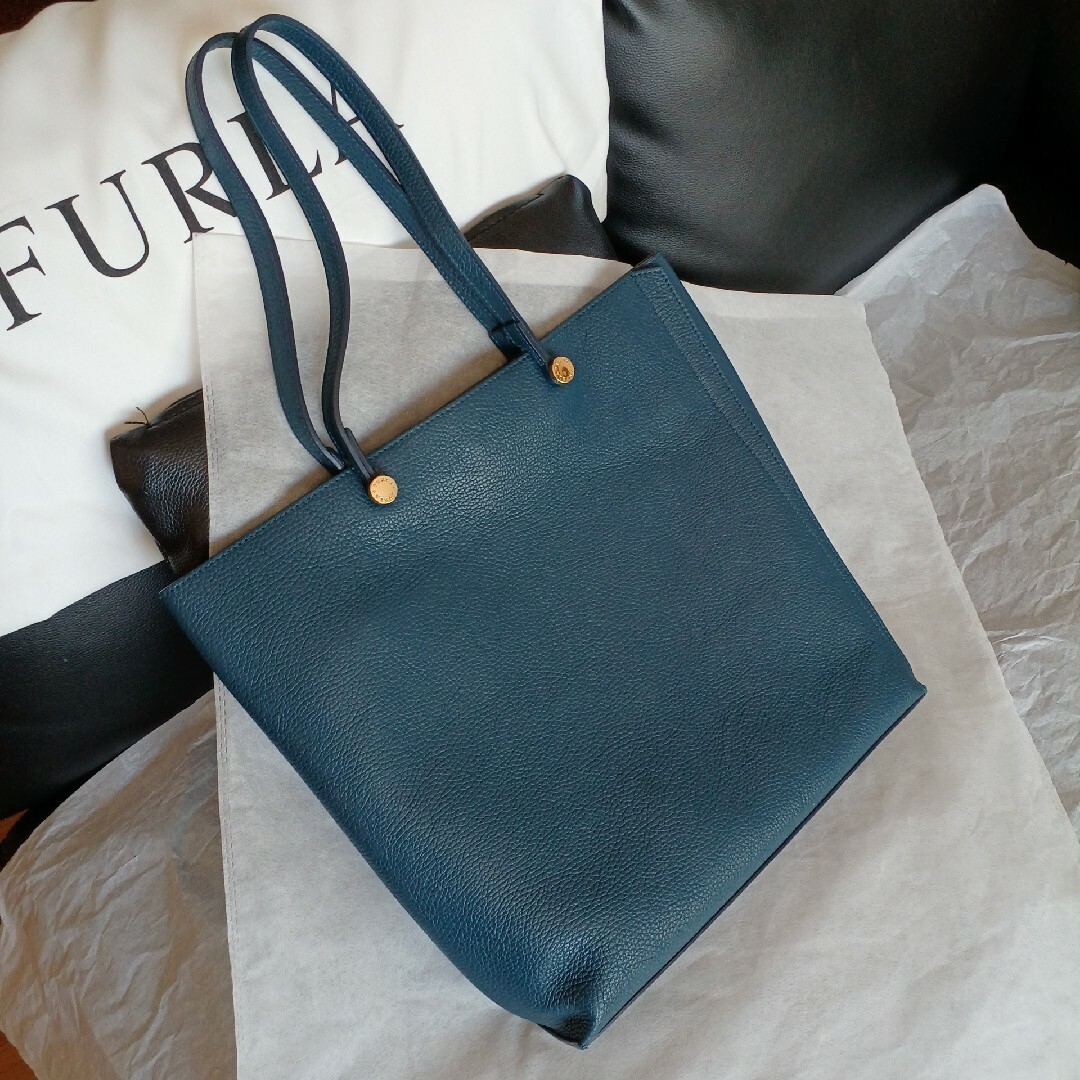 Furla(フルラ)のフルラ　FURLA★本革レザートートバッグ★通勤バッグ★メンズ★レディース レディースのバッグ(トートバッグ)の商品写真