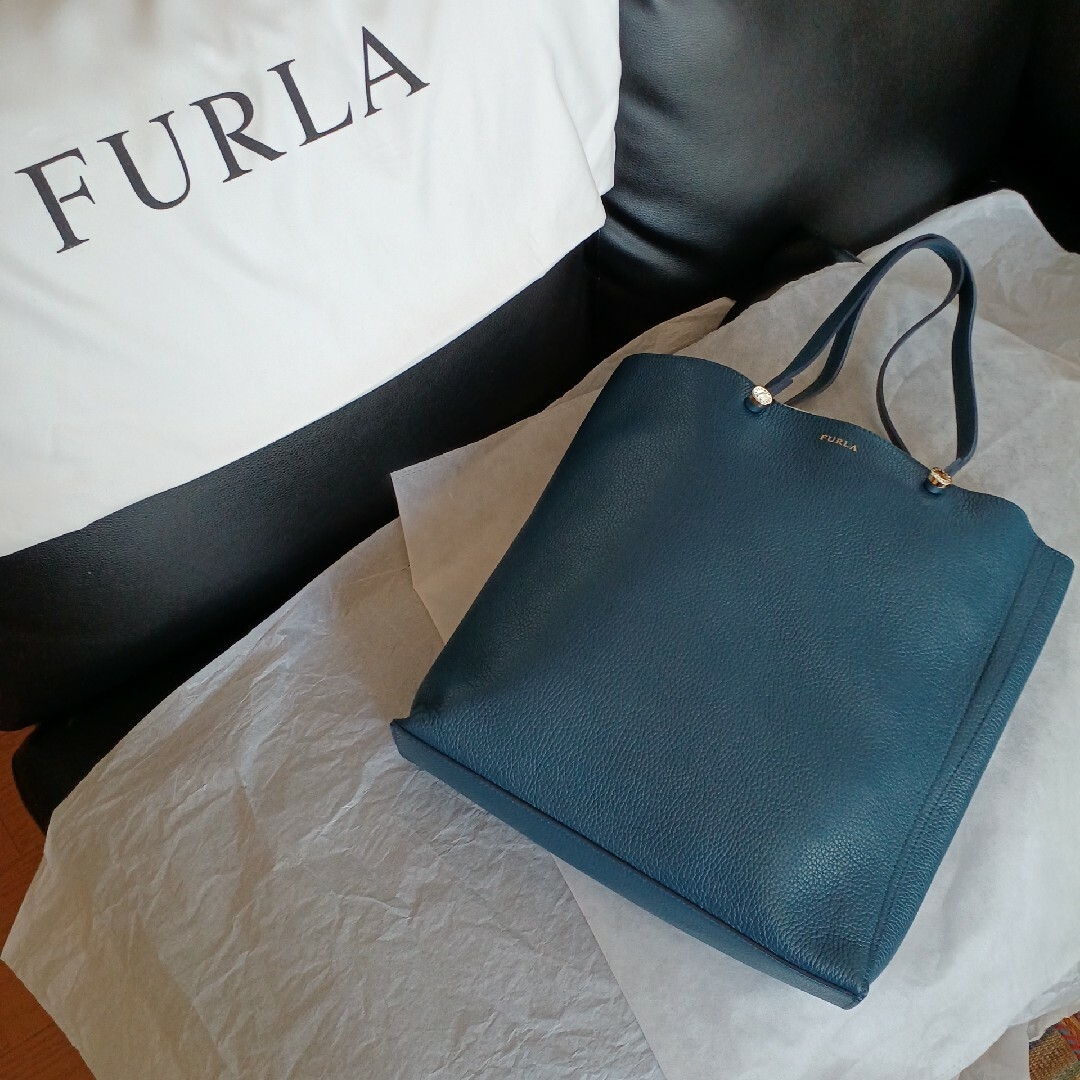 Furla(フルラ)のフルラ　FURLA★本革レザートートバッグ★通勤バッグ★メンズ★レディース レディースのバッグ(トートバッグ)の商品写真