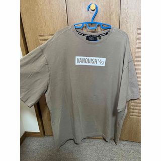 ヴァンキッシュ(VANQUISH)のVANQUISH FITNESSオーバーサイズTシャツLサイズ　ベージュ(Tシャツ/カットソー(半袖/袖なし))