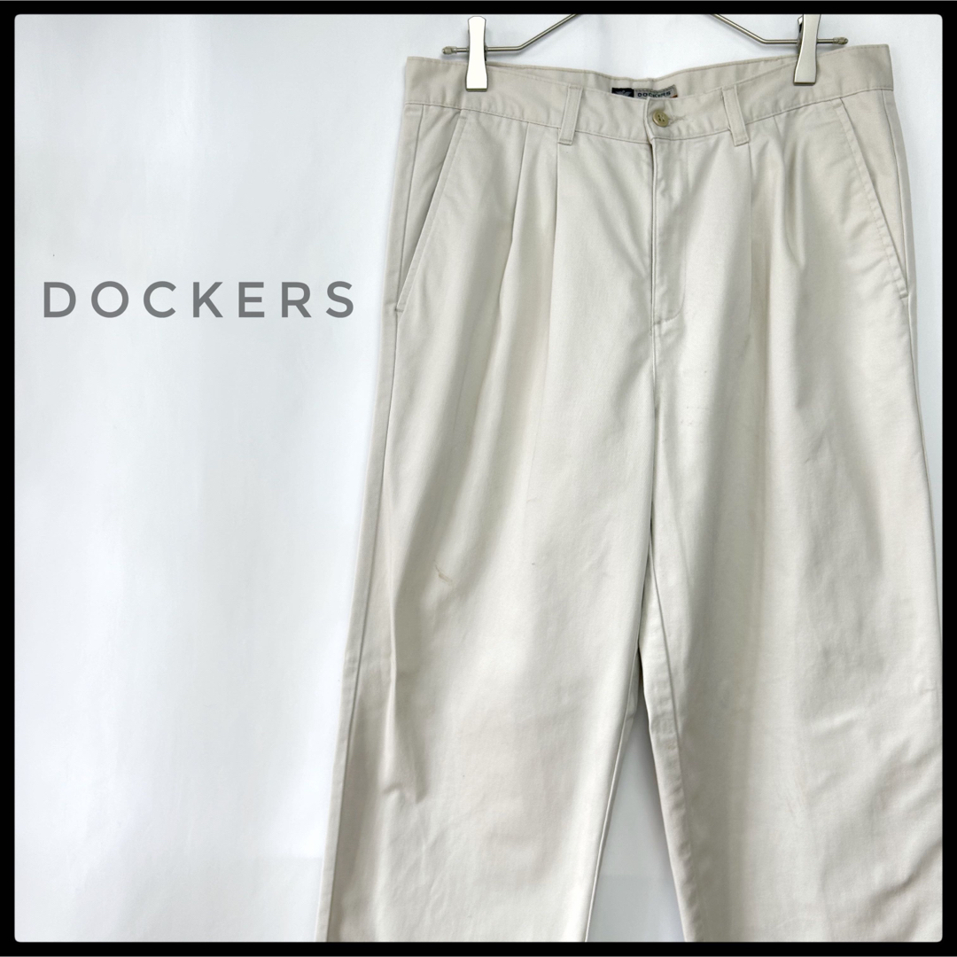 DOCKERS チノパン　ホワイトベージュ　ゆるだぼ　テーパードパンツ　W32 メンズのパンツ(チノパン)の商品写真