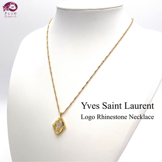 イヴサンローラン(Yves Saint Laurent)のイヴサンローラン ロゴ ラインストーン ペンダント チェーンネックレス ゴールド(ネックレス)