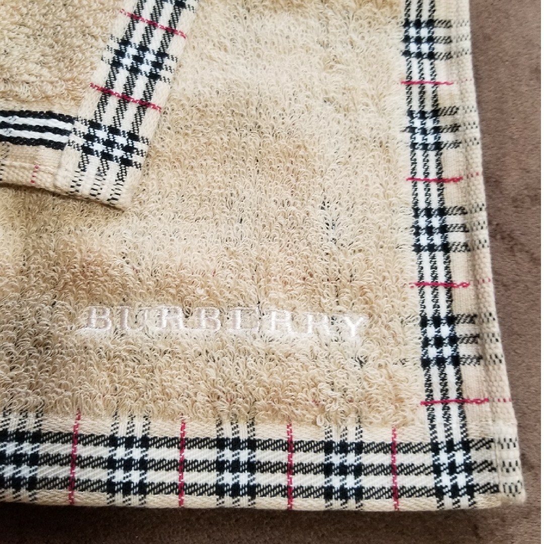 BURBERRY(バーバリー)の新品　BURBERRY　バーバリー　ウォッシュタオル レディースのファッション小物(ハンカチ)の商品写真