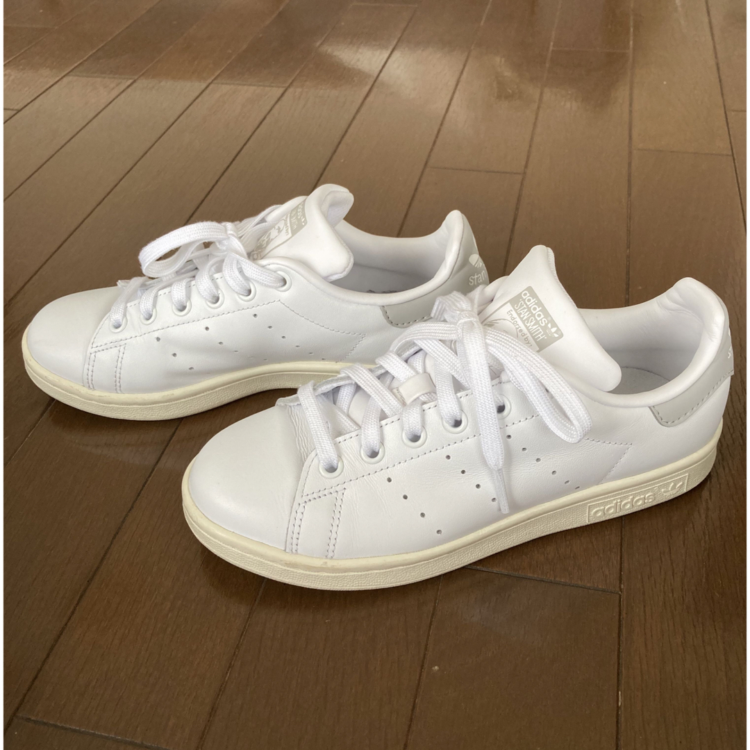 adidas(アディダス)のadidas アディダス STAN SMITH スタンスミス 22.5㎝ レディースの靴/シューズ(スニーカー)の商品写真