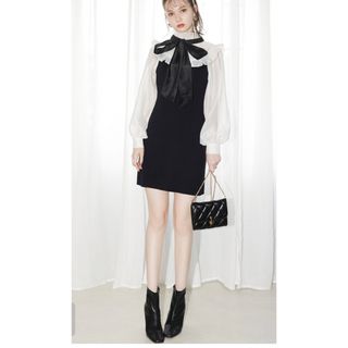 グレイル(GRL)のGRL 白黒ワンピース　新品　膝上　定価2600円(ひざ丈ワンピース)