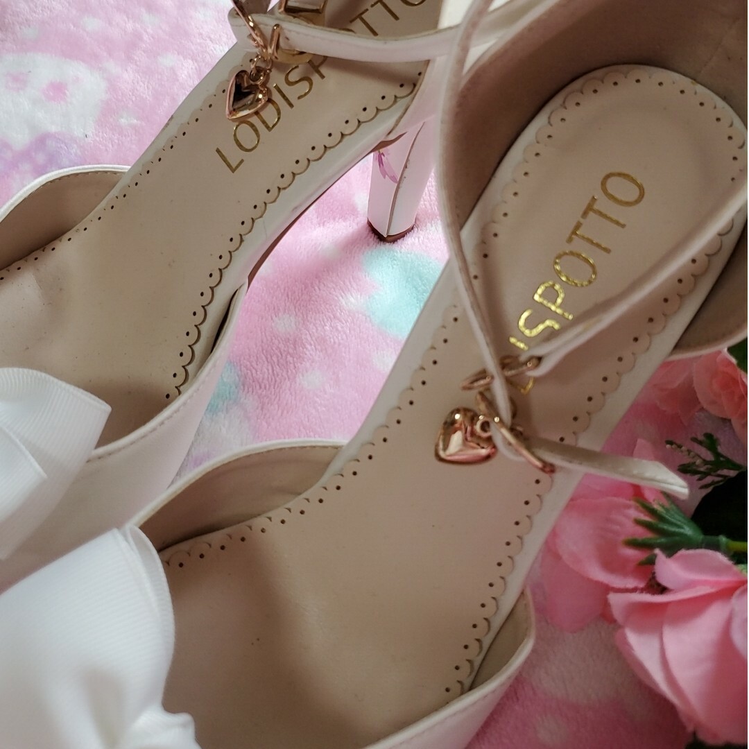 LODISPOTTO(ロディスポット)の♡LODISPOTTO♡リボンRibbonプリンセスパンプス～ハートチャーム♡ レディースの靴/シューズ(ハイヒール/パンプス)の商品写真