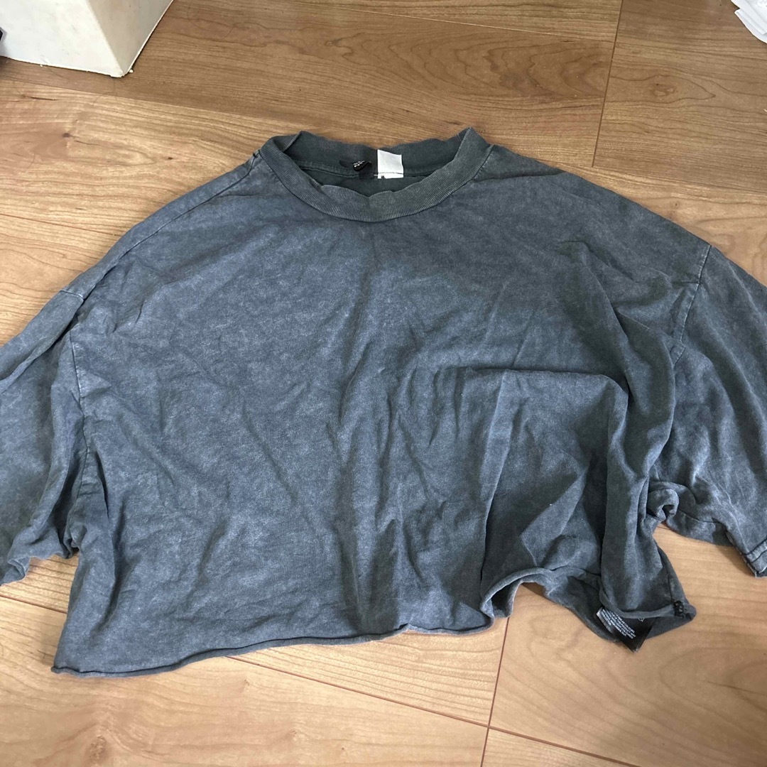 H&M(エイチアンドエム)のH&M ショート丈トップス レディースのトップス(Tシャツ(半袖/袖なし))の商品写真