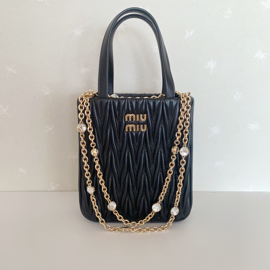 限定お値下げ‼️【新品】MIUMIU ショルダーバッグ 黒 マテラッセ ビジュー