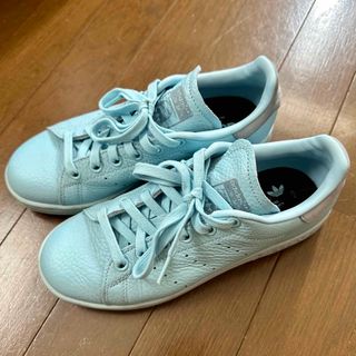 アディダス(adidas)の【期間限定値下中】スタンスミス　水色(スニーカー)