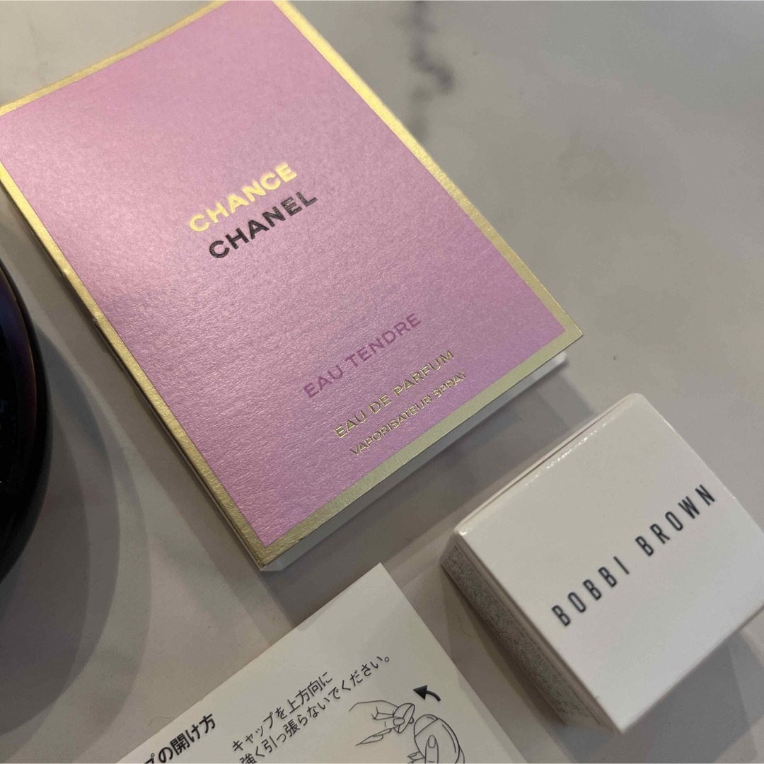 新品未使用 CHANEL ルリフトラクレームマン ハンドクリーム 黒 保湿 新品未使用 CHANEL ルリフトラクレームマン ハンドクリーム 黒 保湿