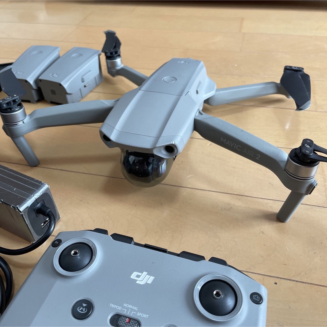 MAVIC(マヴィック)のDJI Mavic air 2 (akeet さん専用・プロポ無し) エンタメ/ホビーのおもちゃ/ぬいぐるみ(ホビーラジコン)の商品写真