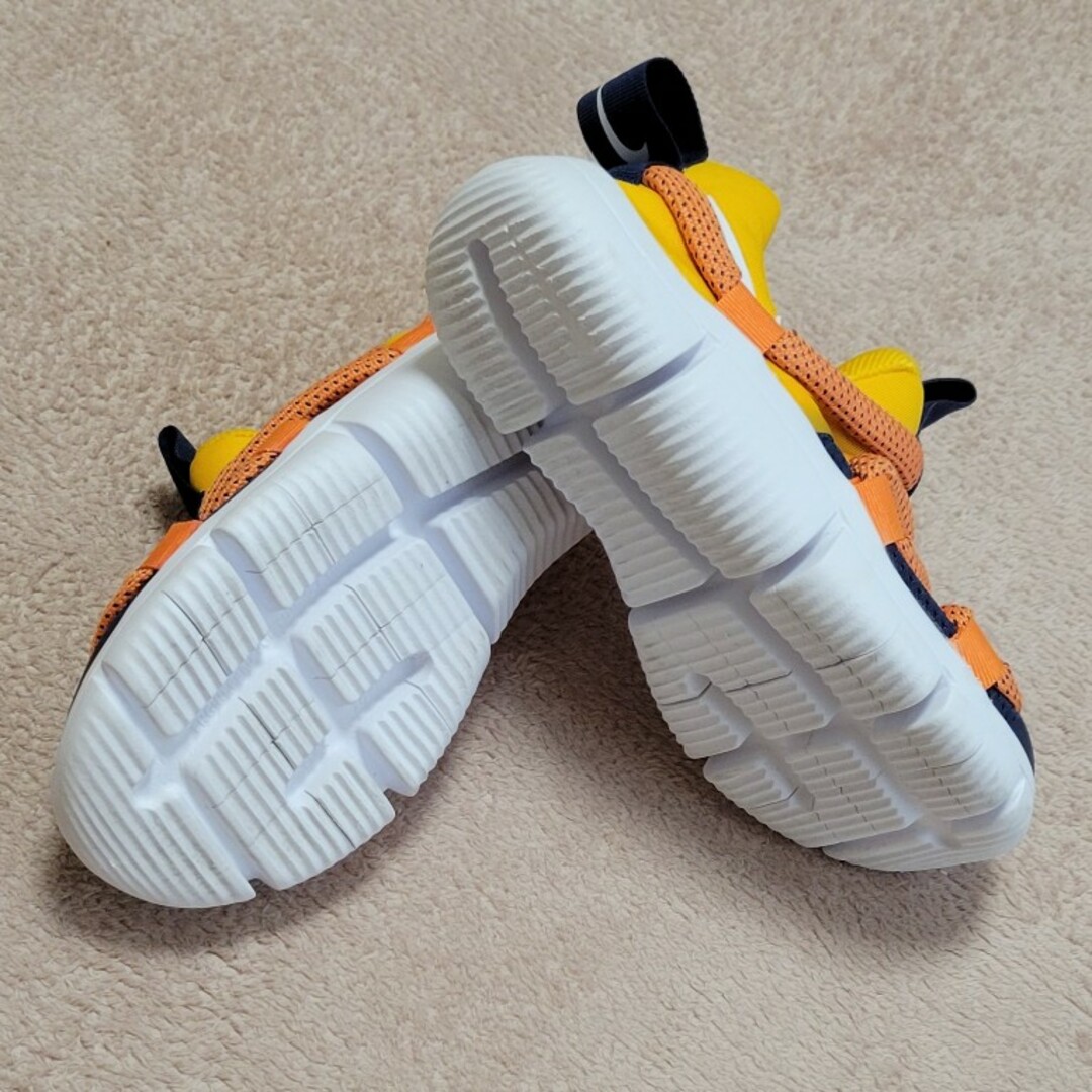 NIKE(ナイキ)のNIKE ノービス キッズ/ベビー/マタニティのキッズ靴/シューズ(15cm~)(スリッポン)の商品写真