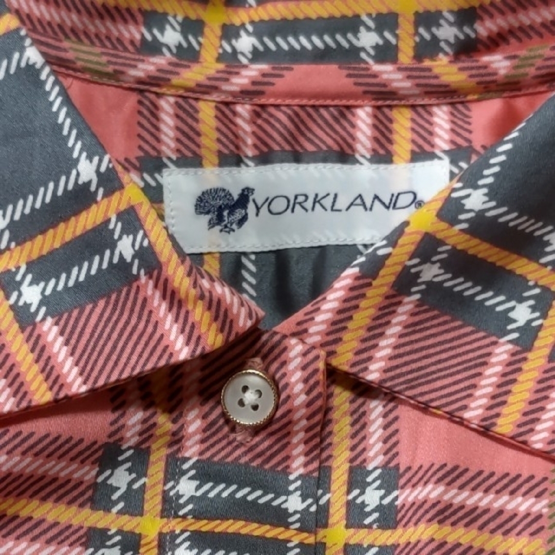 Yorkland(ヨークランド)のヨークランド　半袖ブラウス　ピンク色　綿素材 レディースのトップス(シャツ/ブラウス(半袖/袖なし))の商品写真