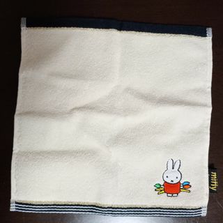 ミッフィー(miffy)のタオルハンカチ　ミッフィー　未使用(ハンカチ)