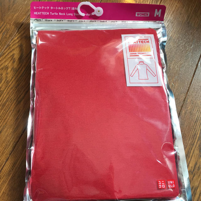 UNIQLO - ヒートテック タートルネック長袖 赤 M 新品 UNIQLO UNIQLO - ヒートテック タートルネック長袖 赤 M 新品 UNIQLO