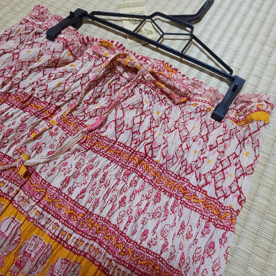 MALAIKA(マライカ)のマライカ 赤×ピンク×黄色 ロングスカート レディースのスカート(ロングスカート)の商品写真