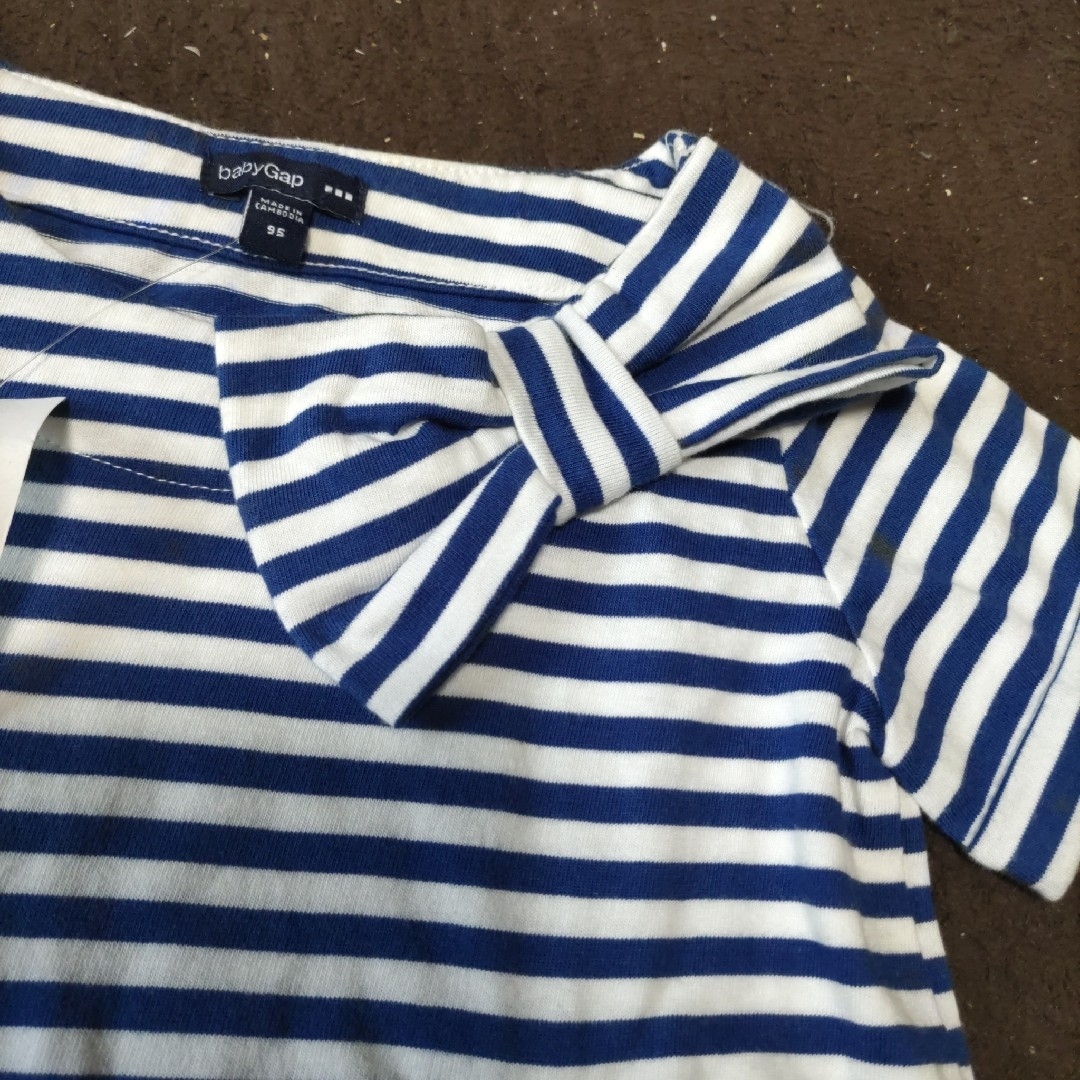 babyGAP(ベビーギャップ)のbabyGap 新品 タグ付　ボーダーワンピース　リボン キッズ/ベビー/マタニティのキッズ服女の子用(90cm~)(ワンピース)の商品写真