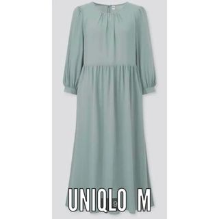 ユニクロ(UNIQLO)のレーヨンジョーゼットフレアワンピース（7分袖）M グリーン(ロングワンピース/マキシワンピース)