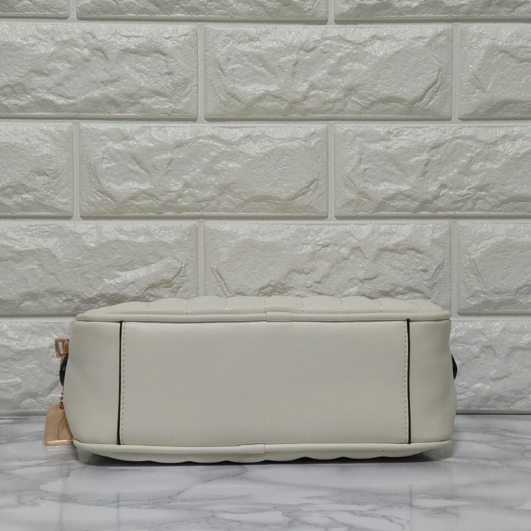 COACH - COACH コーチ ロゴモチーフ ショルダーバッグ レザー ホワイト