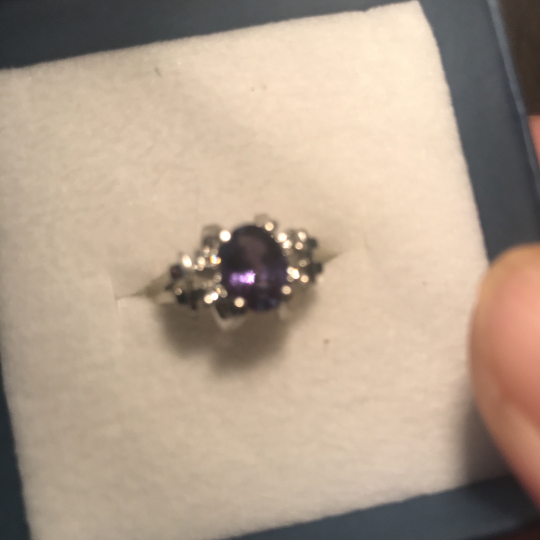 Pt900 京セラ クレサンベール 再結晶アレキサンドライト 1.36ct 極上-