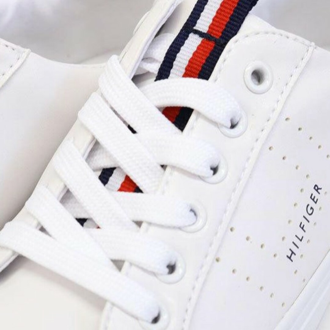 TOMMY HILFIGER(トミーヒルフィガー)の【22.5cm】TOMMY トミーヒルフィガー スニーカー LAMISS 白 レディースの靴/シューズ(スニーカー)の商品写真