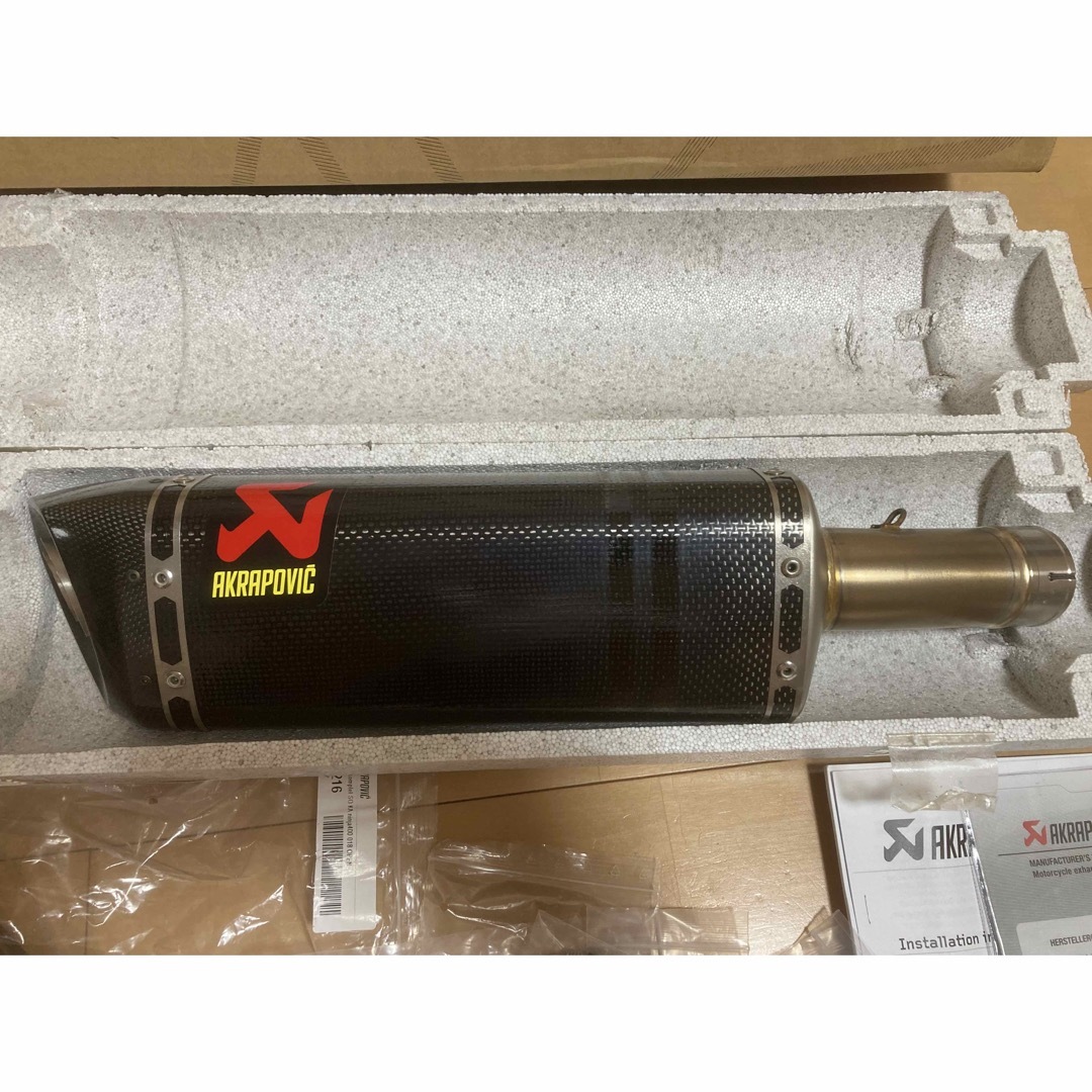 AKRAPOVIC スリップオンマフラー　ニンジャ400パーツ