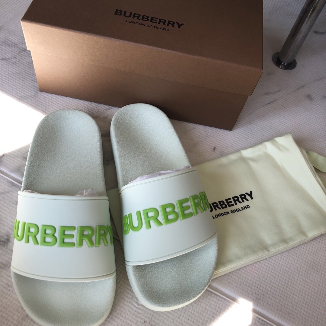 Burberry サンダル | フリマアプリ ラクマ