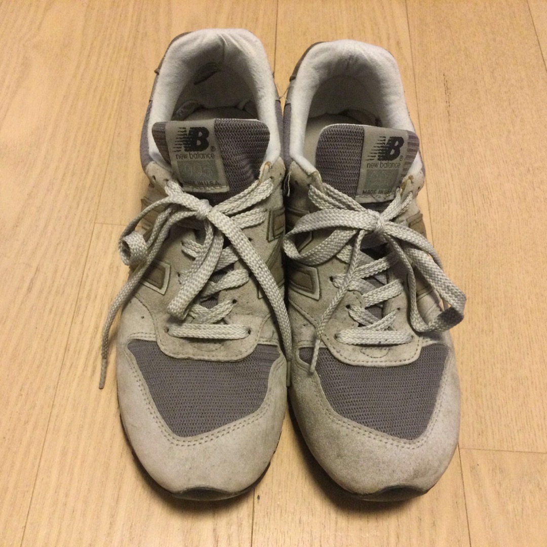 996（New Balance）(キュウキュウロク)のニューバランスM996GL サイズ9ハーフ メンズの靴/シューズ(スニーカー)の商品写真