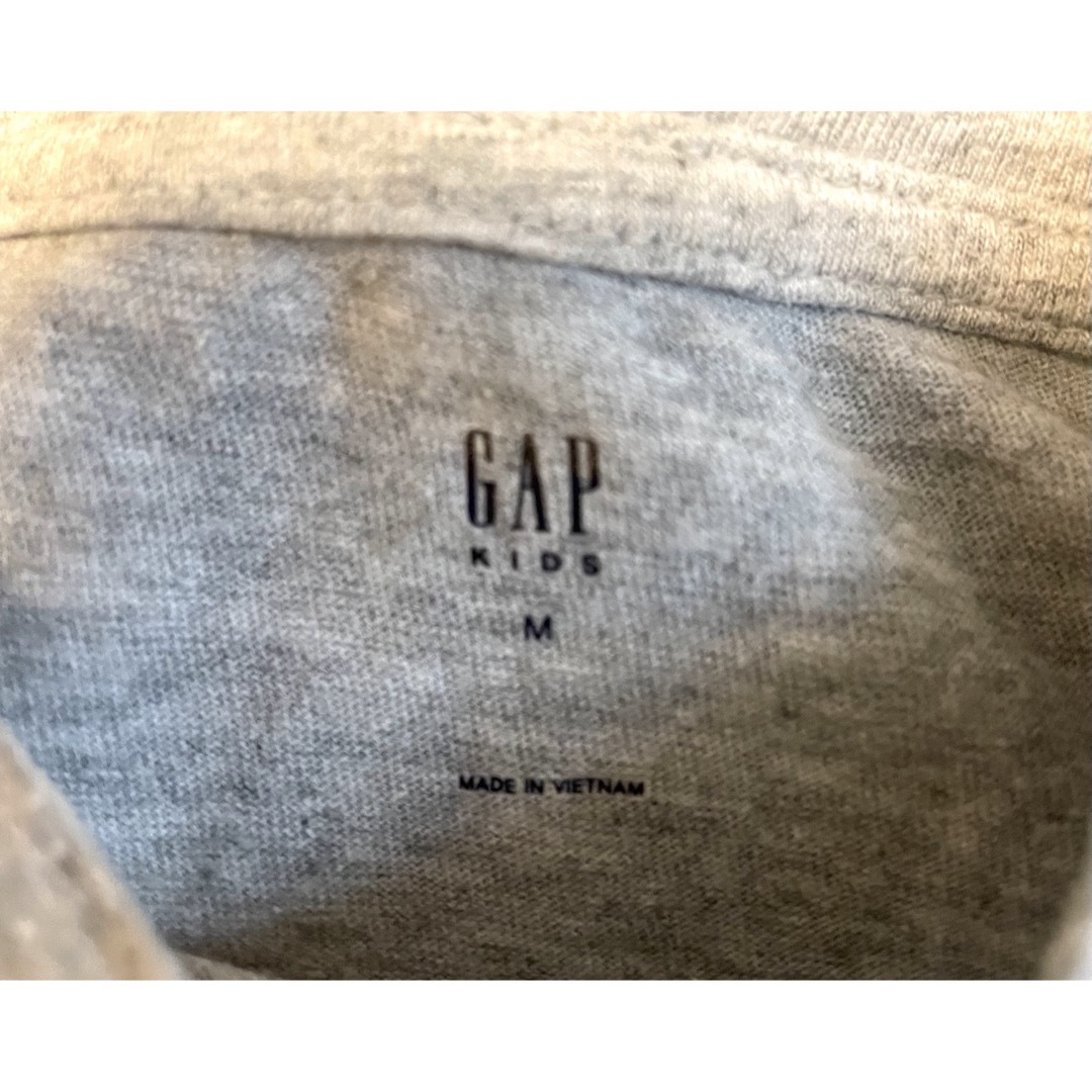 GAP Kids(ギャップキッズ)のGAP kids  & ユニクロ　Tシャツ　130cm  2点セット キッズ/ベビー/マタニティのキッズ服女の子用(90cm~)(Tシャツ/カットソー)の商品写真