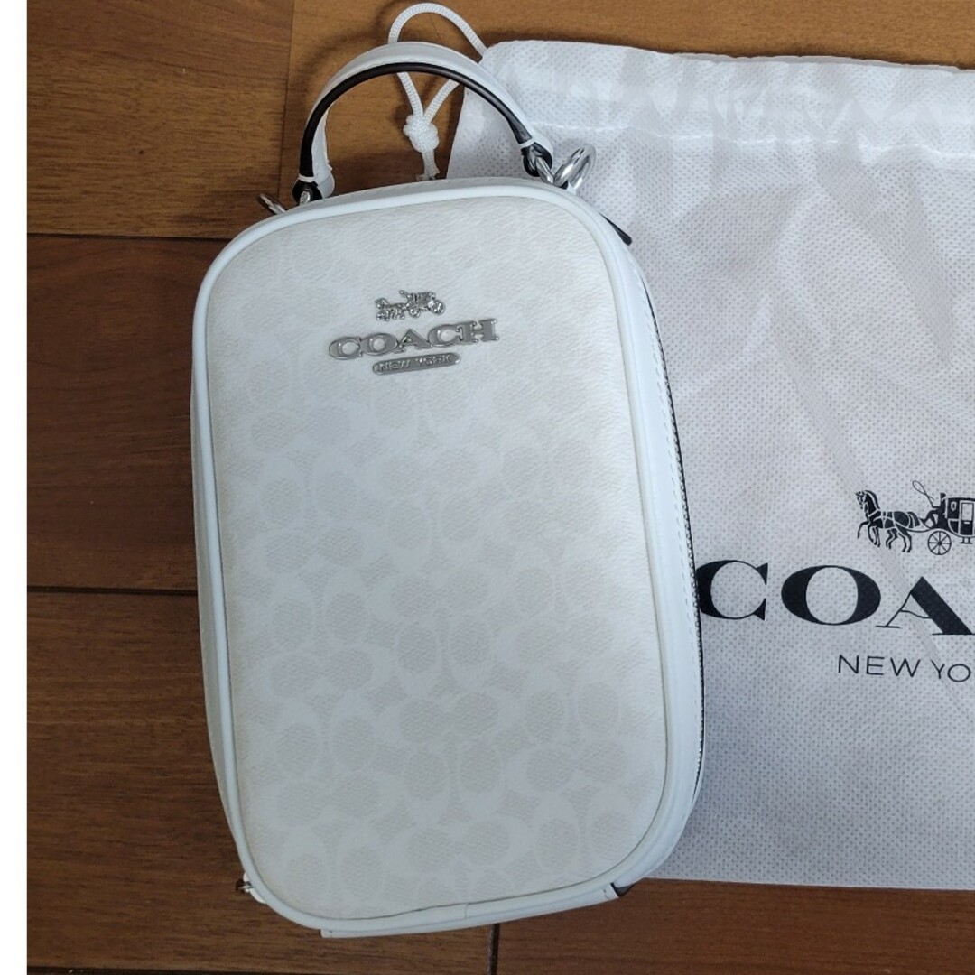 COACH(コーチ)のCOACH　エヴァ　フォーンクロスボディ レディースのバッグ(ショルダーバッグ)の商品写真