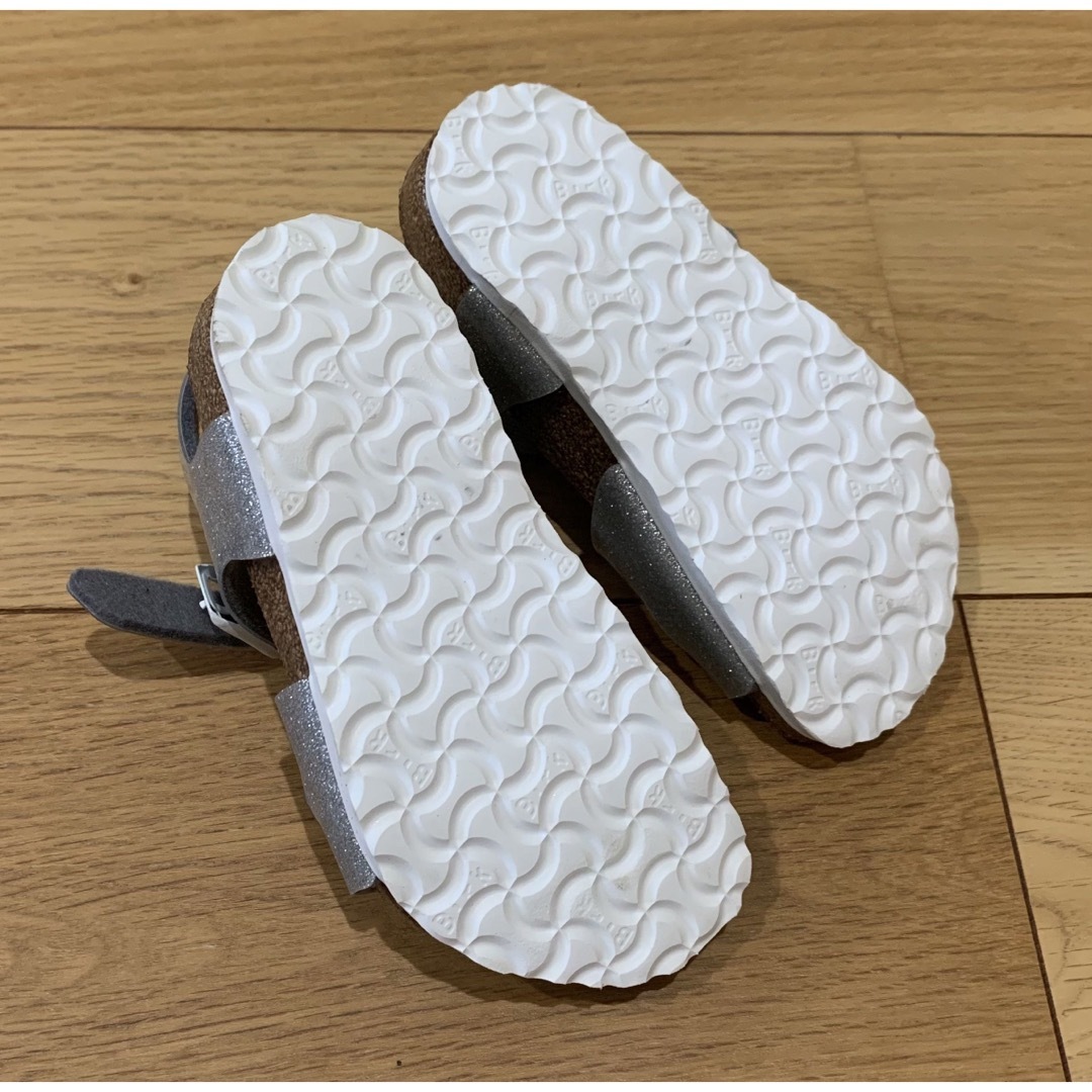 BIRKENSTOCK(ビルケンシュトック)の【未使用】【美品】〝ビルケンシュトック〟キッズサンダル キッズ/ベビー/マタニティのキッズ靴/シューズ(15cm~)(サンダル)の商品写真