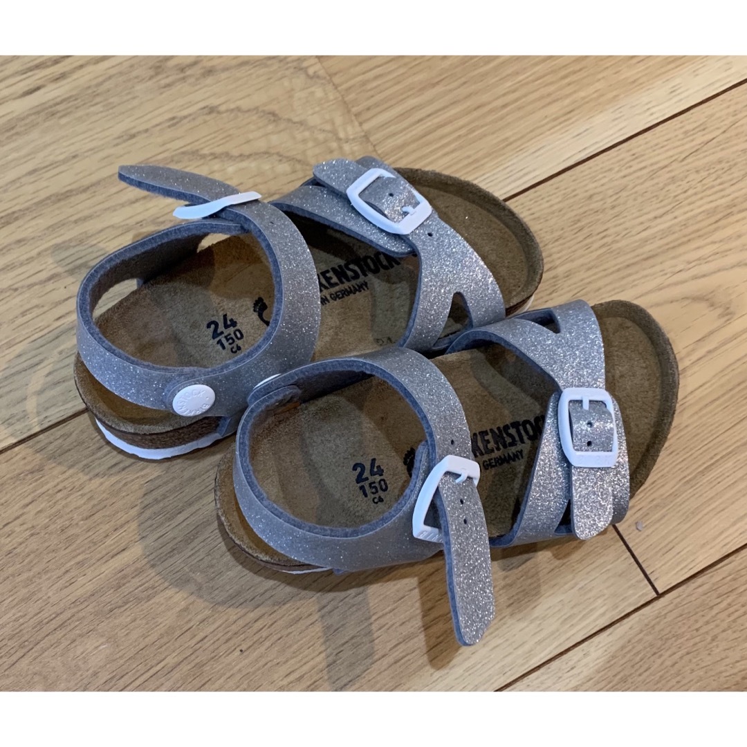 BIRKENSTOCK(ビルケンシュトック)の【未使用】【美品】〝ビルケンシュトック〟キッズサンダル キッズ/ベビー/マタニティのキッズ靴/シューズ(15cm~)(サンダル)の商品写真