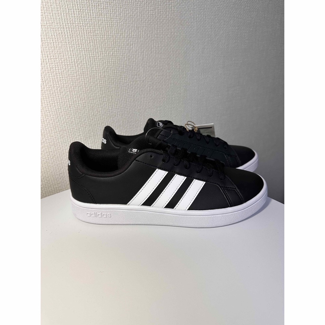 adidas 【新品/25.0㎝】アディダス adidas スニーカー 黒の通販 by みー's shop｜アディダスならラクマ