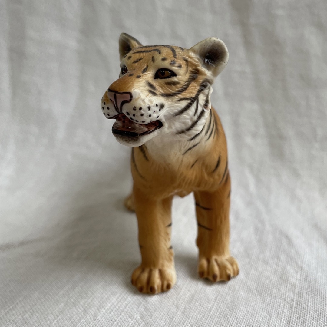 Schleich(シュライヒ)のシュライヒ　タイガー キッズ/ベビー/マタニティのおもちゃ(知育玩具)の商品写真