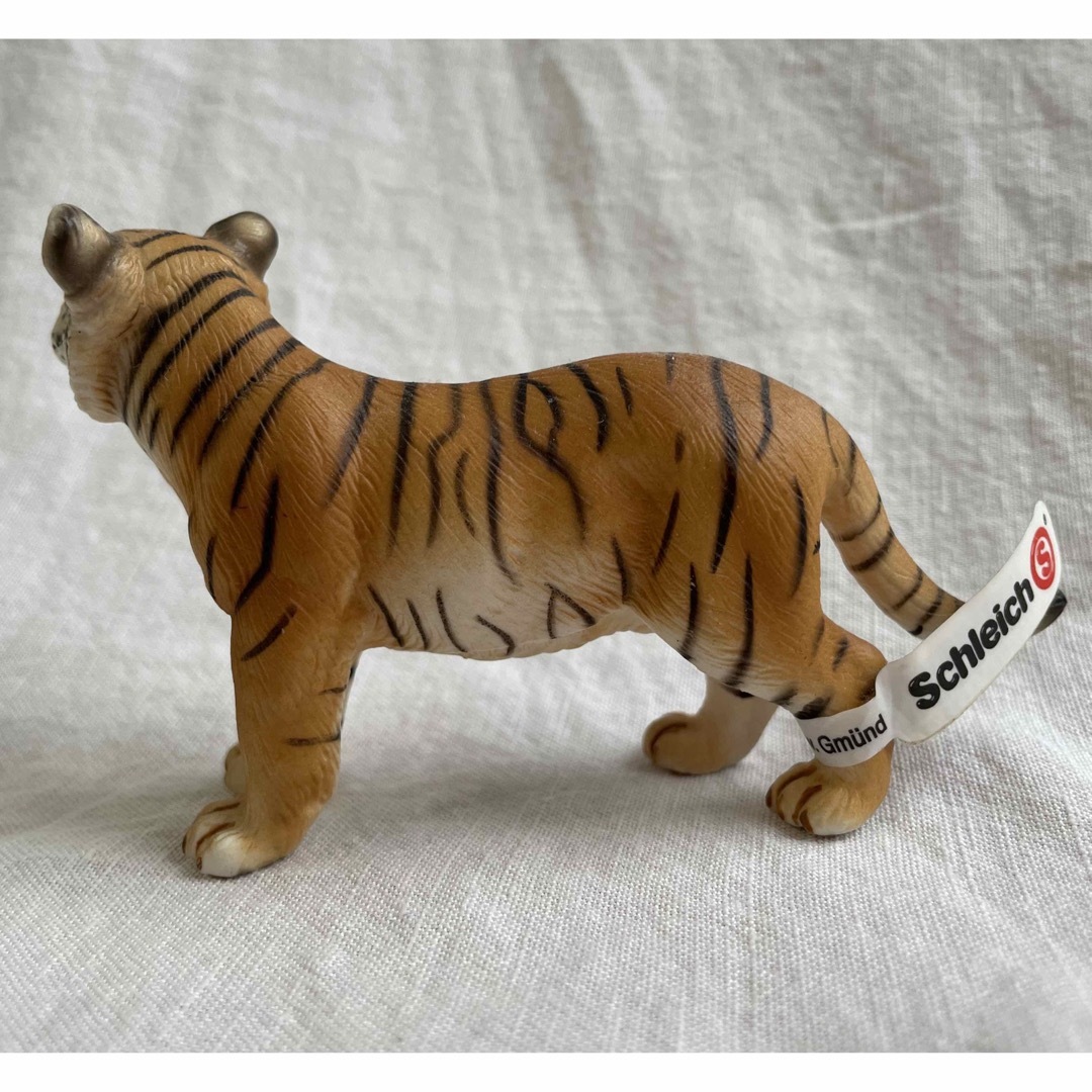 Schleich(シュライヒ)のシュライヒ　タイガー キッズ/ベビー/マタニティのおもちゃ(知育玩具)の商品写真