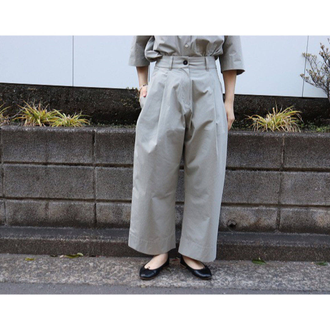 綿100％カラーSTUDIO NICHOLSON DOUBLE PLEAT ワイドレッグパンツ