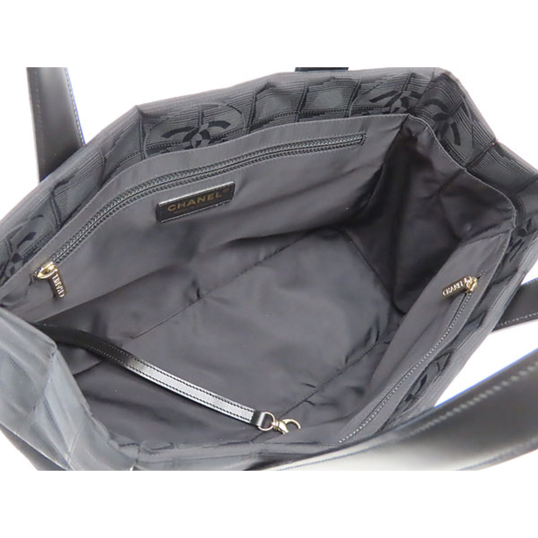 CHANEL(シャネル)のほぼ新品シャネルニュートラベルライン　トートPM　トートバッグ　ショルダーバッグ レディースのバッグ(トートバッグ)の商品写真